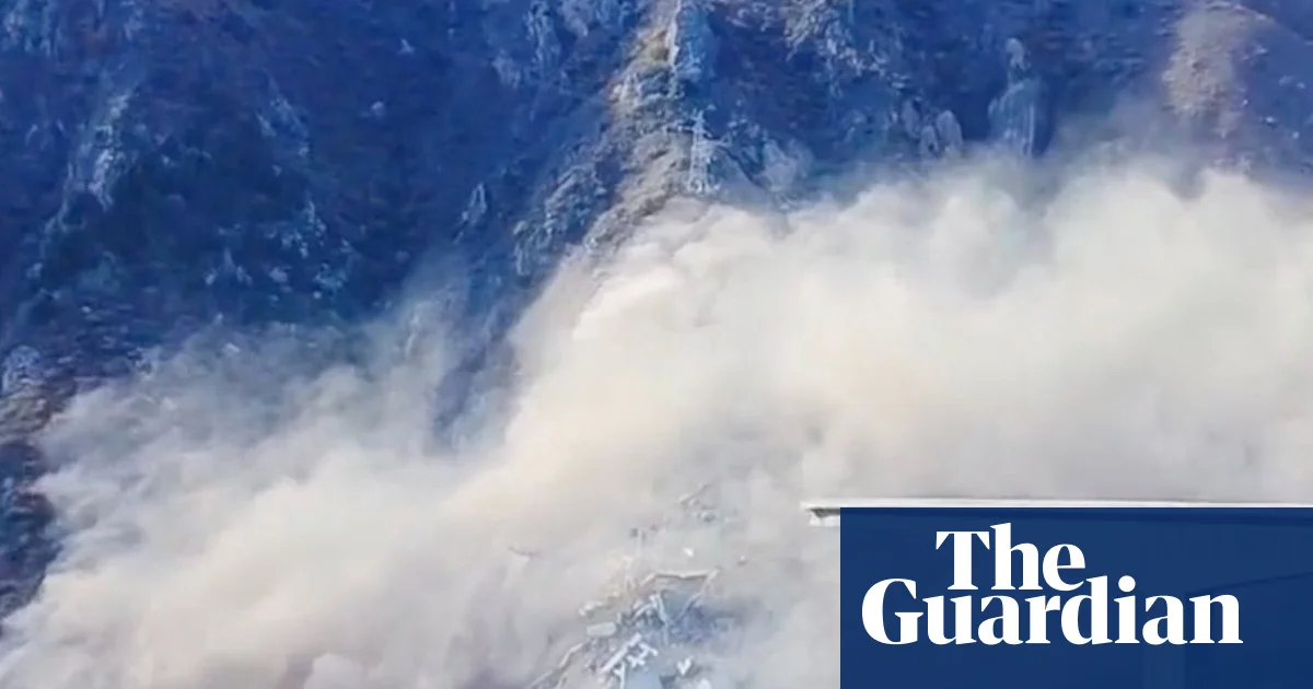 Featured image for Newly Opened Chinese Bridge Collapses Shortly After Opening