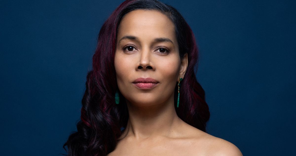 Featured image for Rhiannon Giddens: Scholarly Musician Unveils Saucy Side in New Album