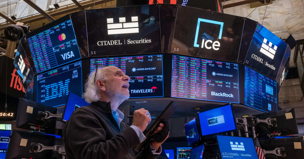 Featured image for Dow and S&P 500 Hit Record Highs Amid Treasury Pick Optimism