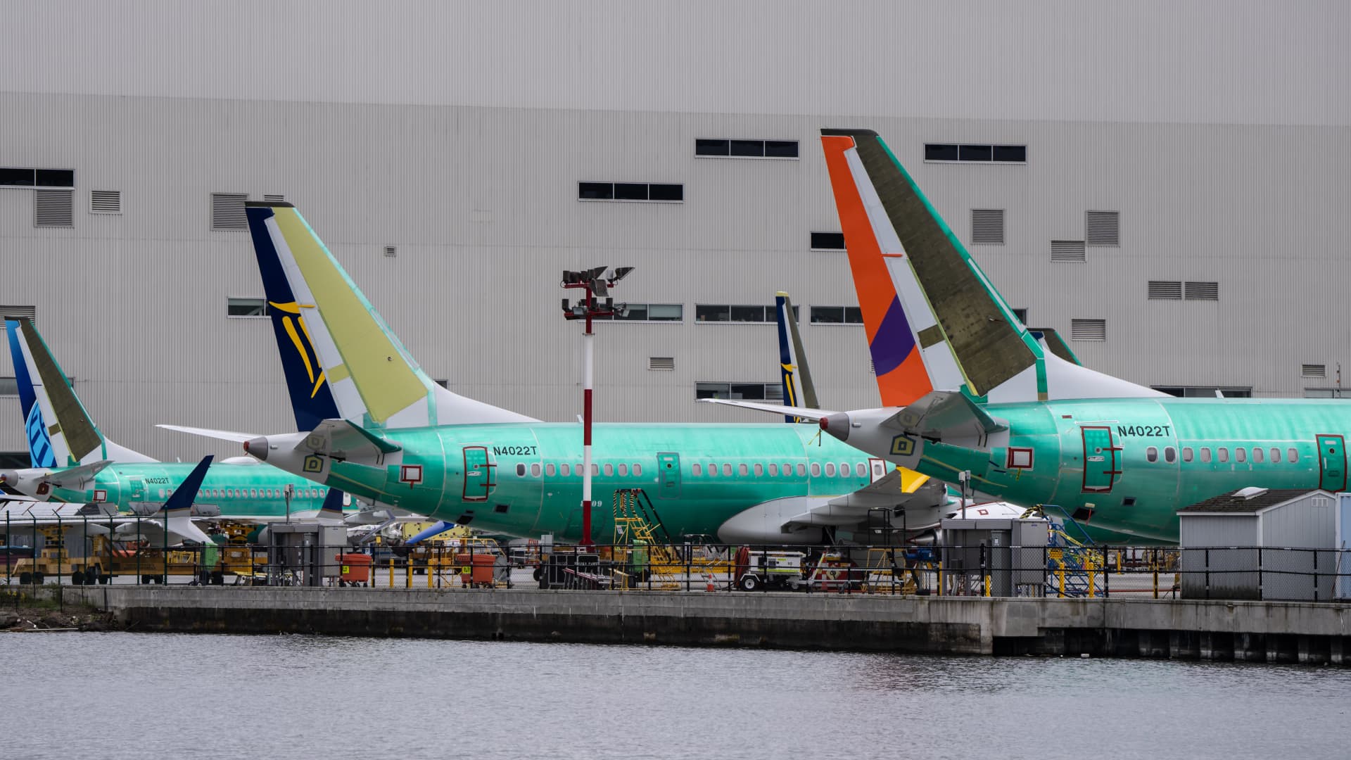 Featured image for Boeing's First-Quarter Airplane Deliveries Plummet Amid Safety Crisis