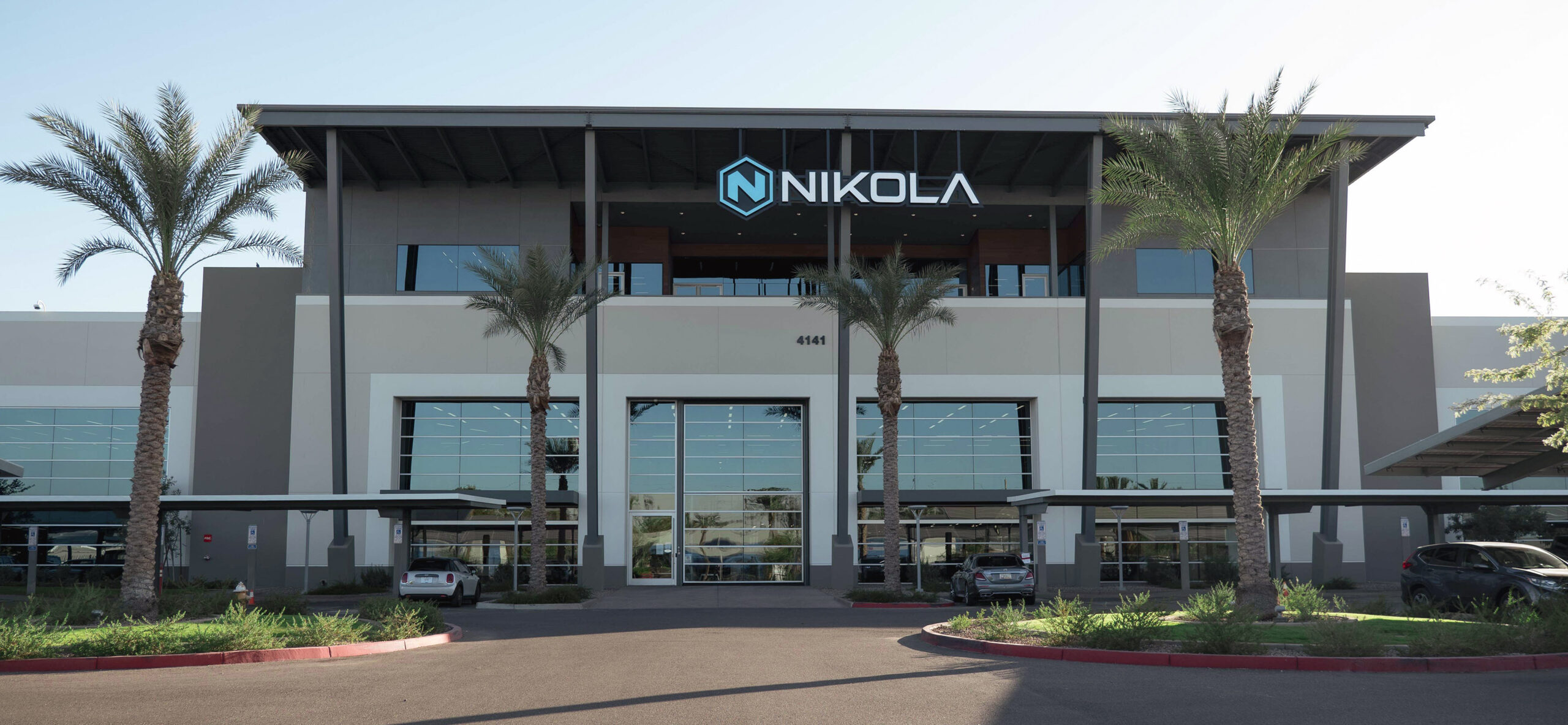 "Nikola Undergoes Leadership Shake-Up, Stephen Girsky Takes the Helm as CEO"