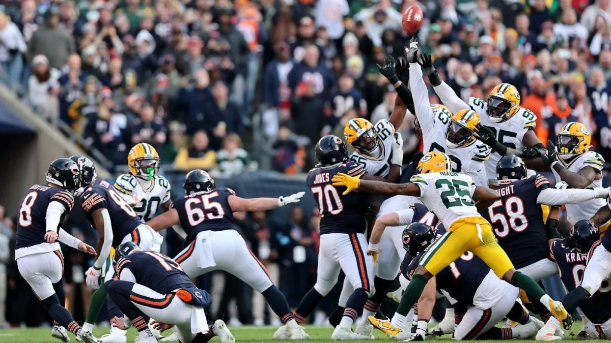 Featured image for Packers Coach Predicted Game-Winning FG Block Against Bears