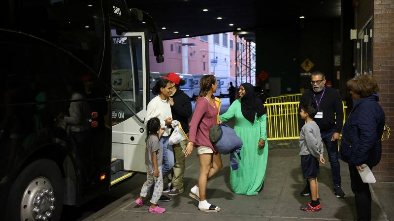 Texas Sends Migrants by Bus to Los Angeles Nonprofits