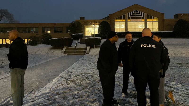 Suspect in custody after shotgun fired outside Albany synagogue