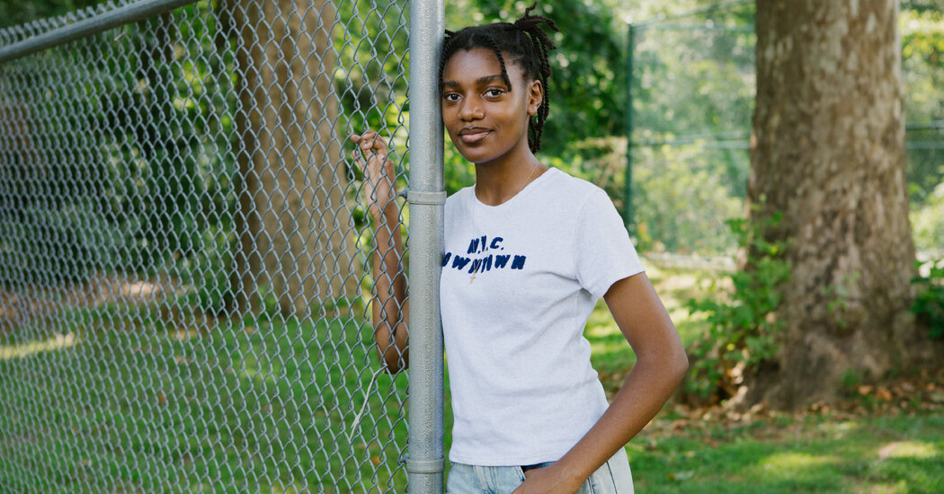 Featured image for Decline of Summer Jobs Highlights Socioeconomic Gaps for Teens