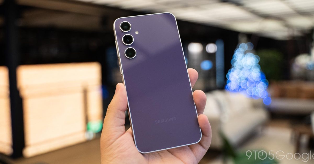 Featured image for Samsung Introduces AI-Powered Live Call Translation Feature for Galaxy Devices