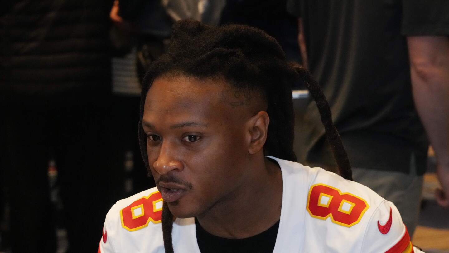 Featured image for Lamar Jackson Excited to Connect with DeAndre Hopkins for Touchdowns