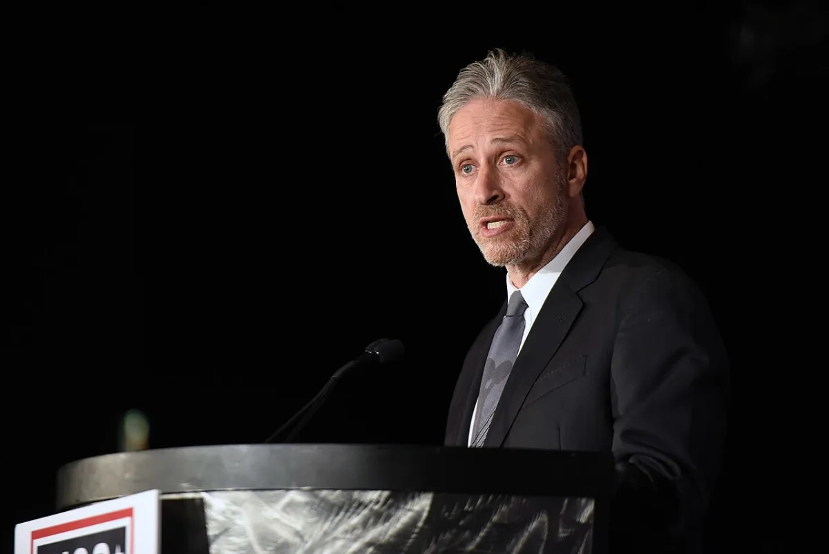 "Jon Stewart Reveals Apple's Interference with FTC Chair Interview"