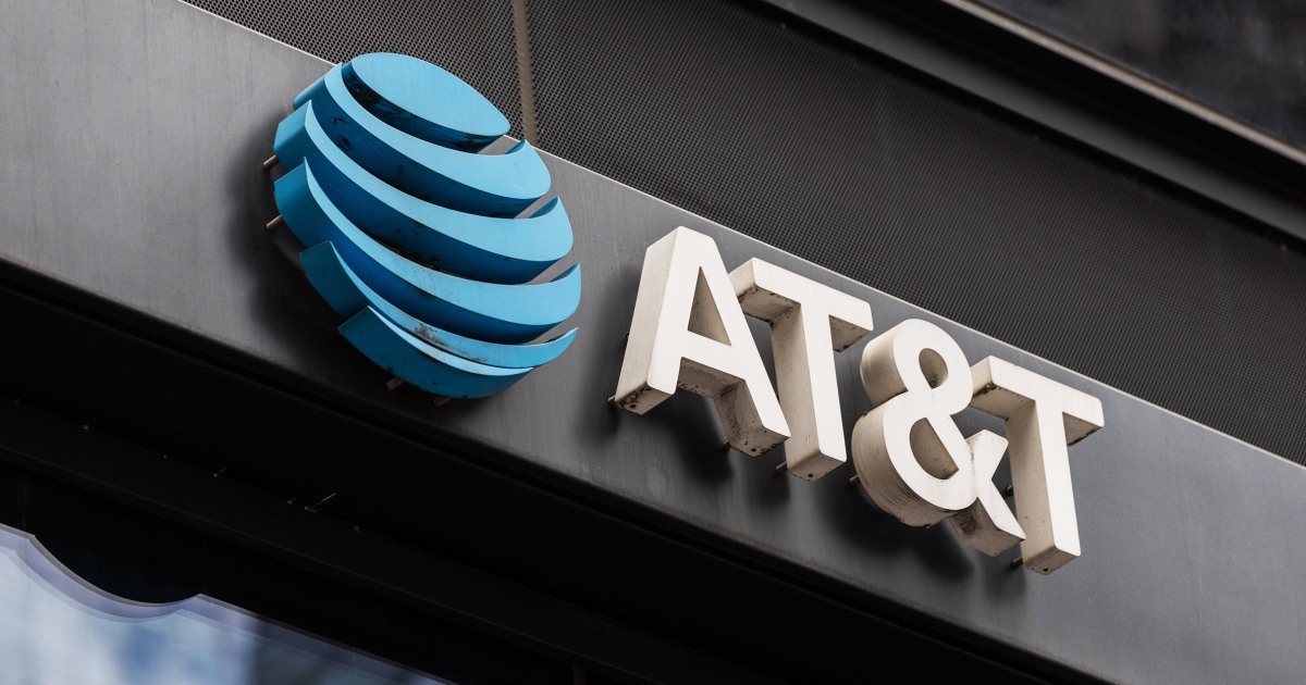 "Massive Cellular Outages Impact AT&T, Verizon, and T-Mobile Users Nationwide"