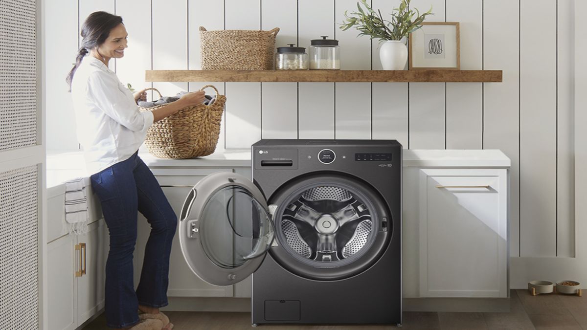 "LG Unveils Speedy AI Combo Appliance for 2-Hour Wash and Dry Cycles"