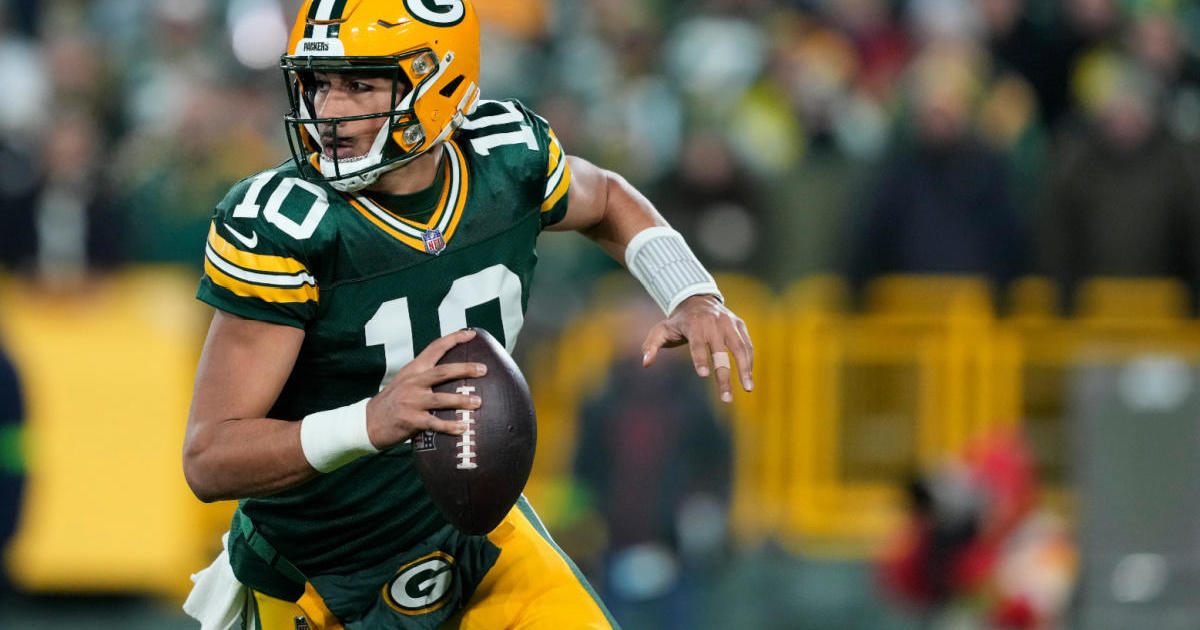 "Monday Night Football Showdown: Packers vs. Giants - Livestream, Predictions, and Game Day Preview"