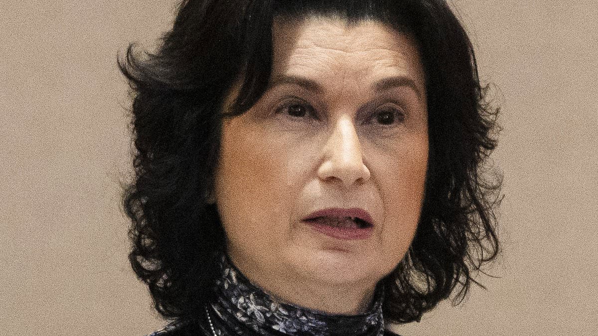 "Controversy Erupts as Chicago Lawmaker Opposes Ceasefire Resolution in Israel-Hamas Conflict"