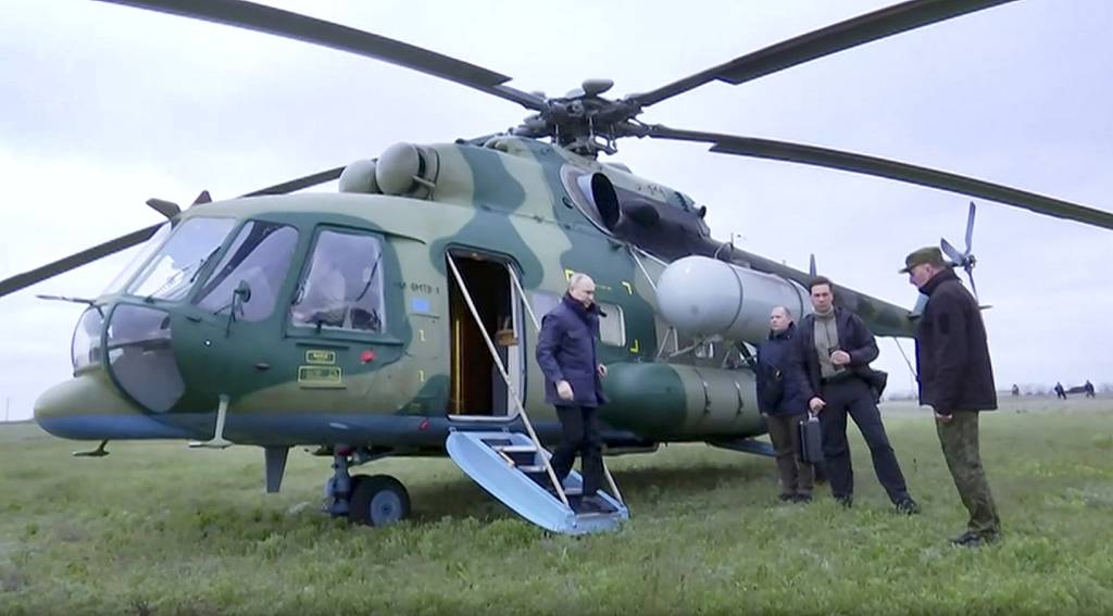 Putin's Visit to Occupied Ukraine Rallies Troops and Draws Praise from China Minister