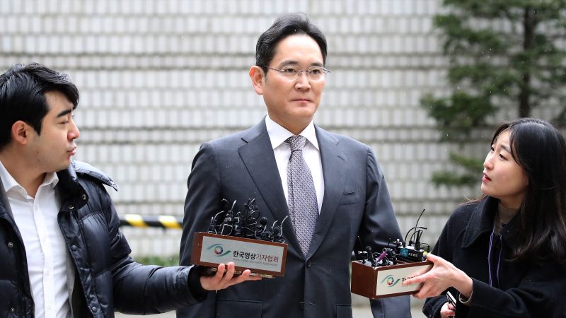 "Surprise Ruling: Samsung Boss Acquitted of Financial Crimes"