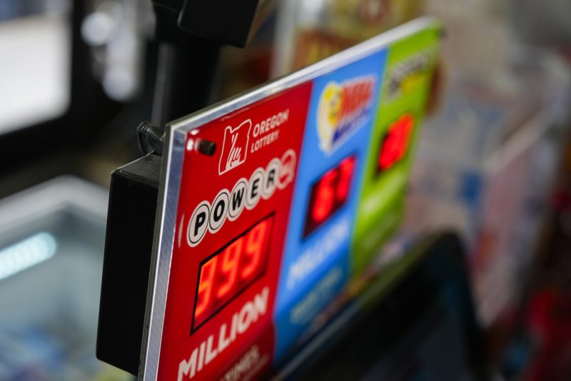 "Oregon Resident Wins Record-Breaking $1.33 Billion Powerball Jackpot"