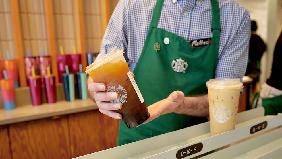 Starbucks Announces 3% Pay Increase for US Retail Workers in 2022