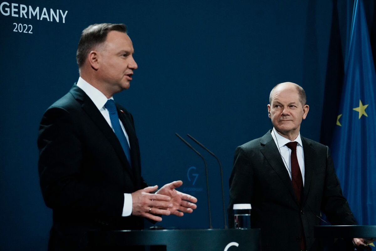 Tensions Rise as Western Leaders Clash Over Strategies to Counter Putin