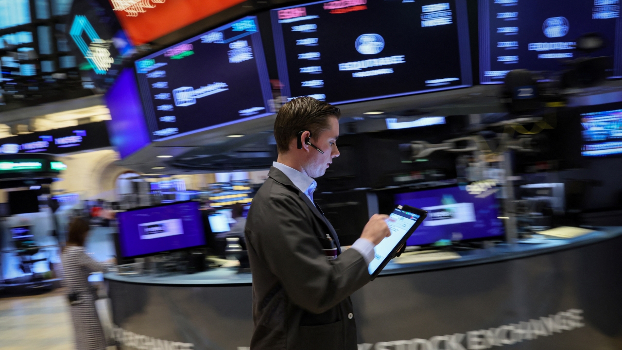 "Powell's Remarks and Market Activity: Latest Updates"