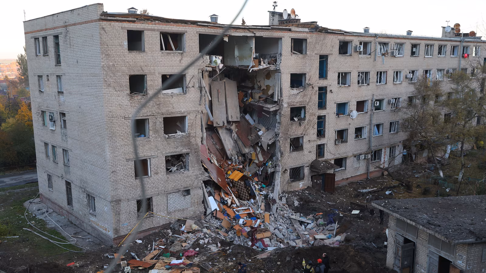 Featured image for Russia launches large-scale missile and drone attacks on Ukraine, causing casualties and power outages