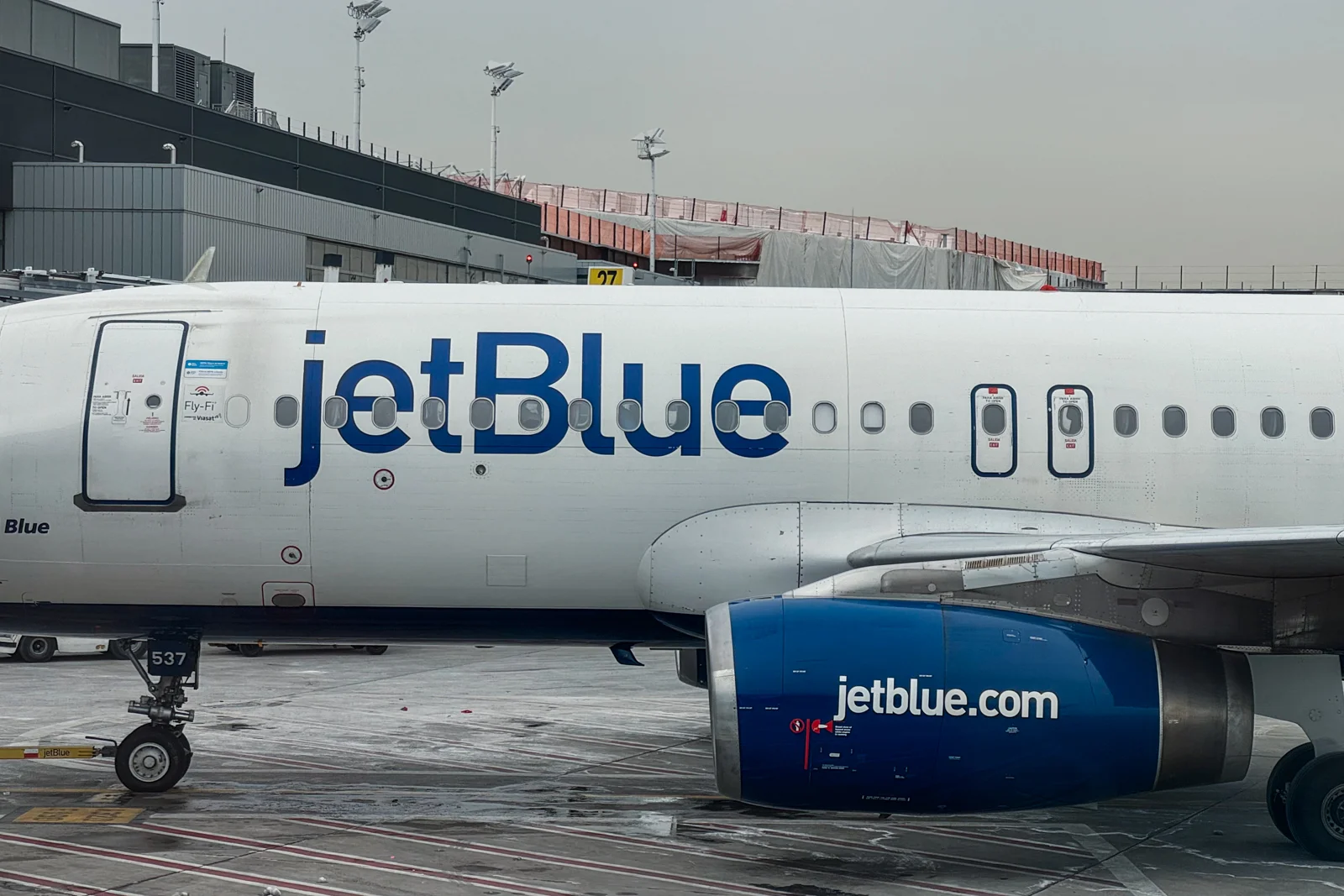 Featured image for JetBlue Plans Route and Fleet Reductions Amidst Weak Travel Demand