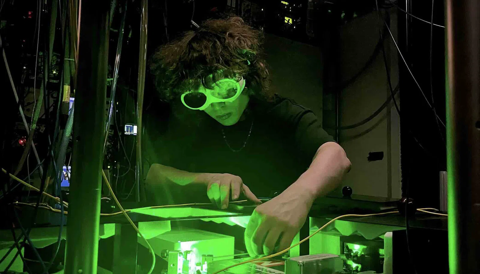 Featured image for Researchers Propose Bold Plan to Uncover Mysterious Fifth Force in Physics