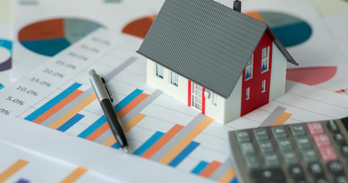 "Surging Home Builder Confidence Amid Falling Mortgage Rates"