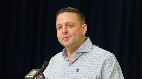 Patriots’ Free-Agent Shuffle Signals Identity Quest and Cap Space Questions