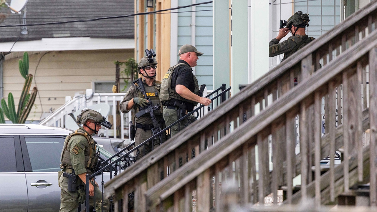 Featured image for Multiple New Orleans jail escapes lead to arrests and ongoing manhunts