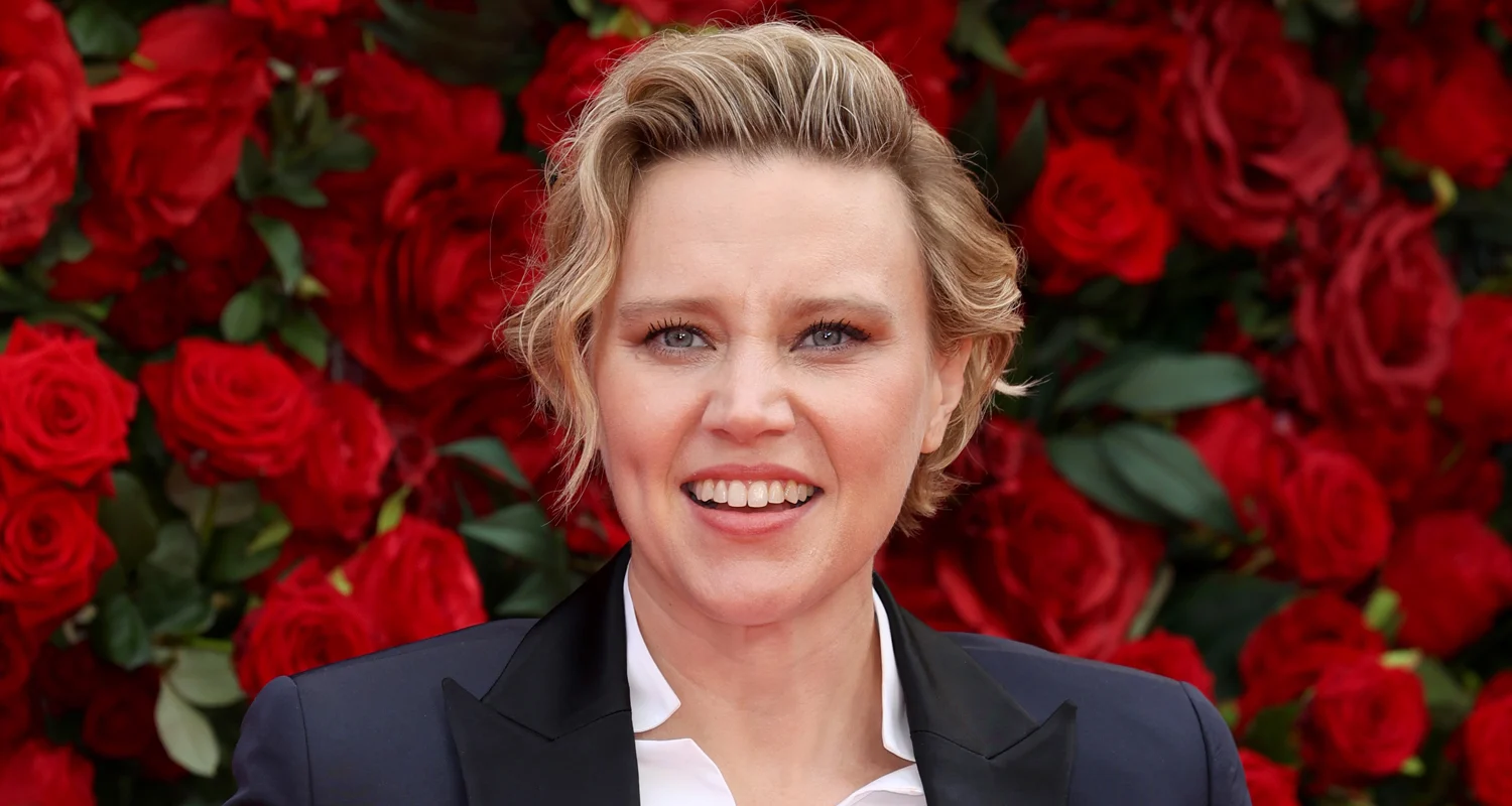 Featured image for Kate McKinnon Shares Experience with Geographic Tongue