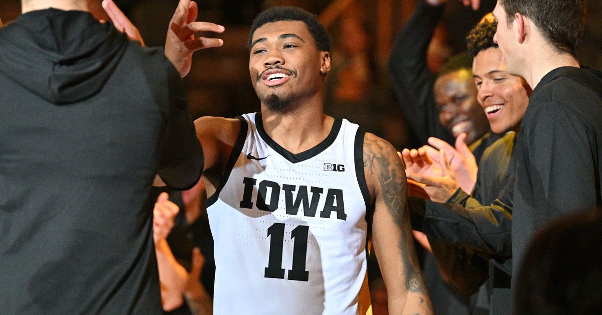 "North Dakota vs. Iowa: A Clash on the Court"