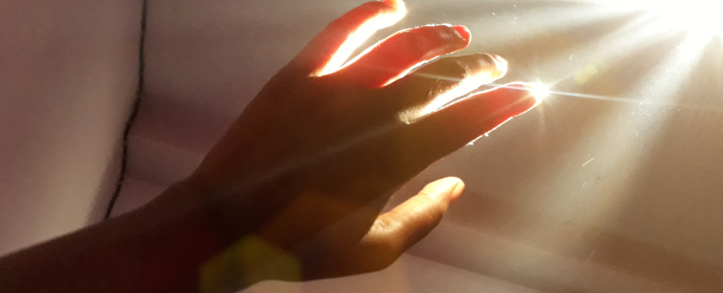 Featured image for Study Finds Our Visible Light Emission Disappears Upon Death