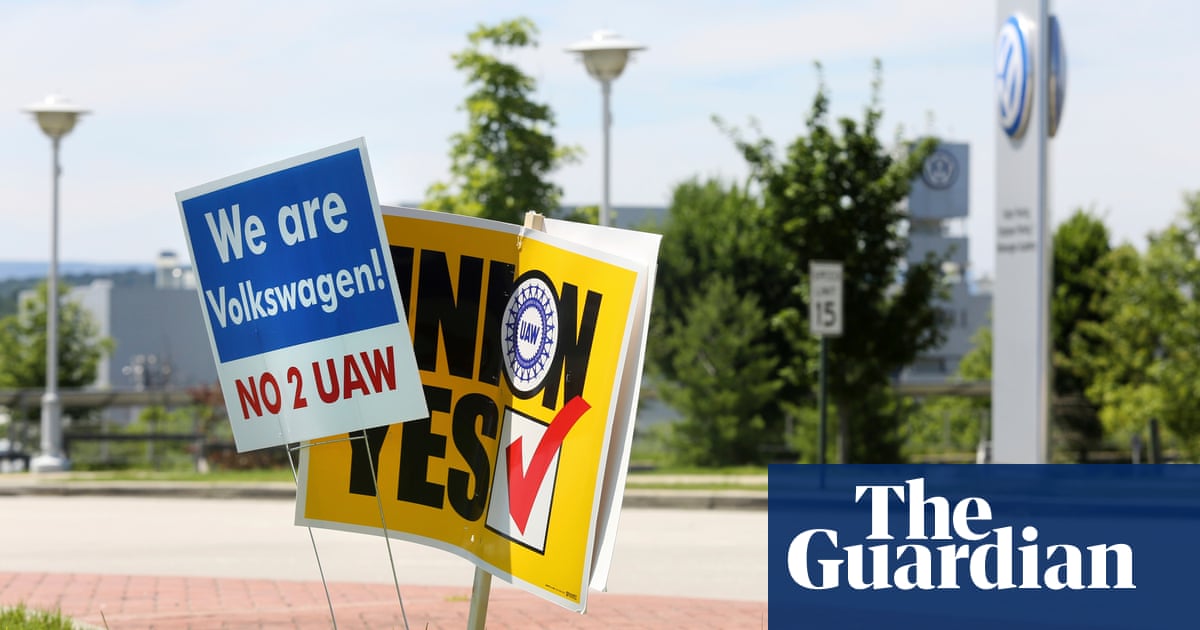 "Over 1,000 Volkswagen Workers in Tennessee Join Unionization Efforts"