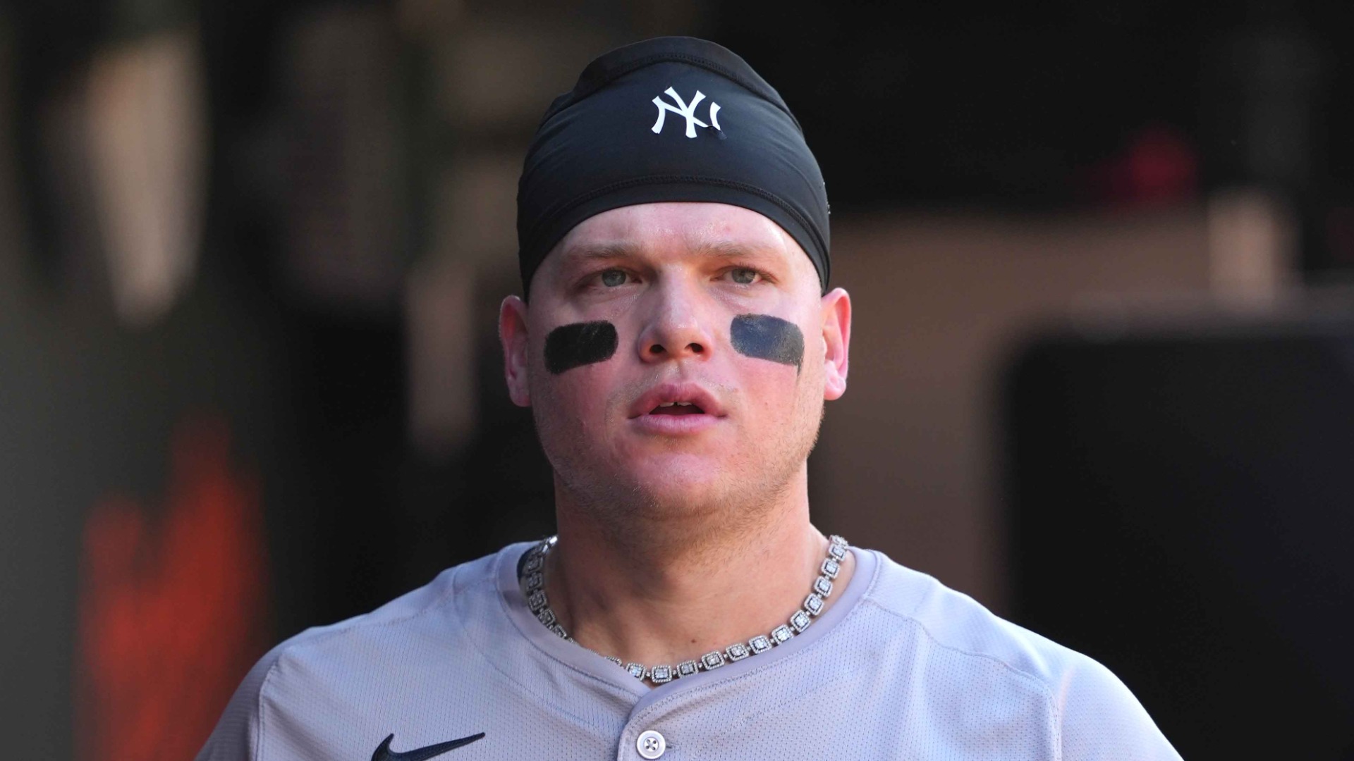 Featured image for Yankees' Errors Hand Orioles Dramatic Walk-Off Victory