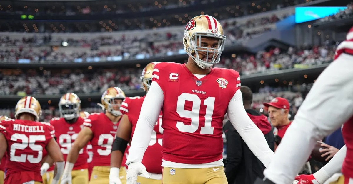 "Key Players and Preparations: 49ers vs. Packers Playoff Showdown"