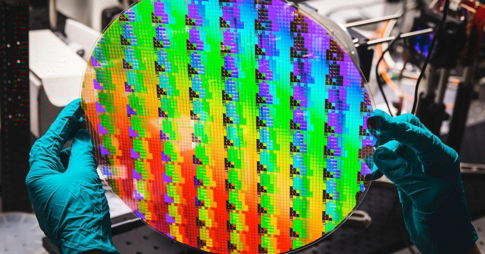 Canon Embraces Metalenses, Paving the Way for Technological Advancements