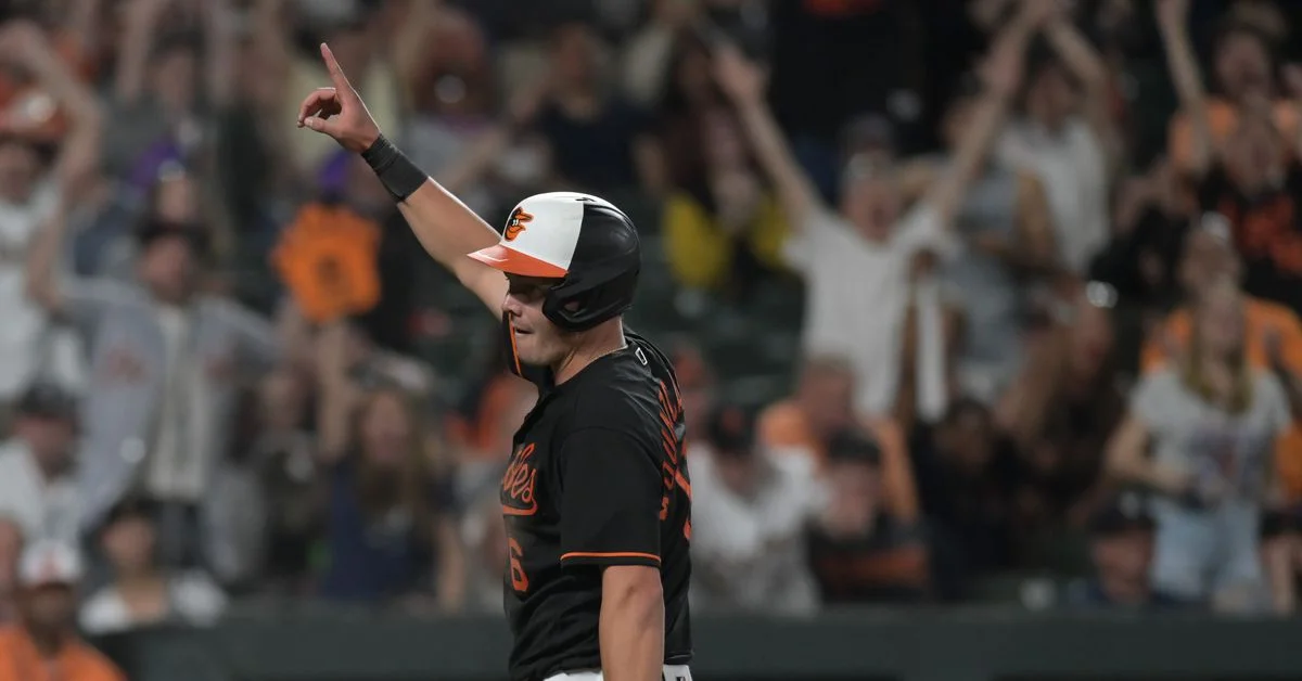 Orioles secure walk-off win against Tigers in low-scoring game.