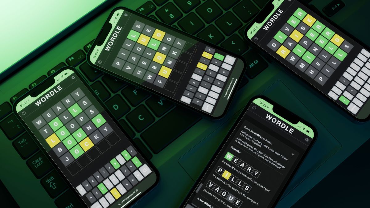 Featured image for Comparing AI chatbots: Google Bard vs ChatGPT.