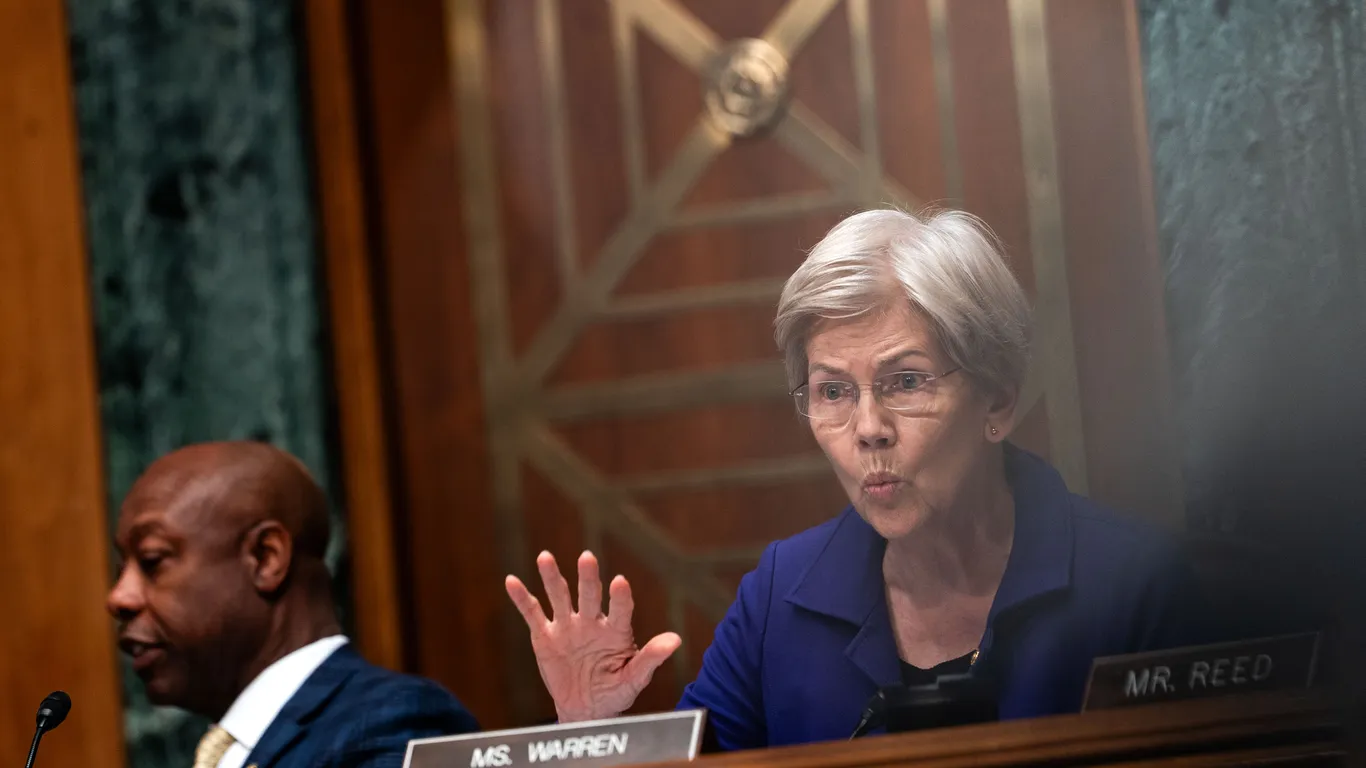 Featured image for Sen. Warren Criticizes Trump Policies and Defends Fed Amid Economic Concerns