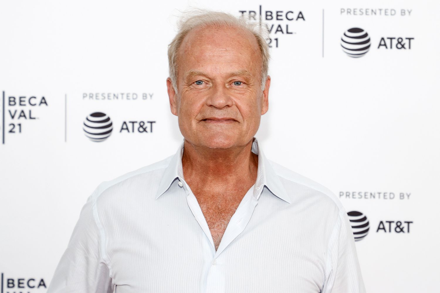 Featured image for Kelsey Grammer's BBC Interview Cut Short Over Trump Support
