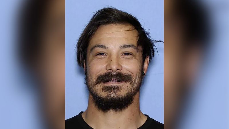 Featured image for Human remains believed to be suspect Travis Decker found near Leavenworth