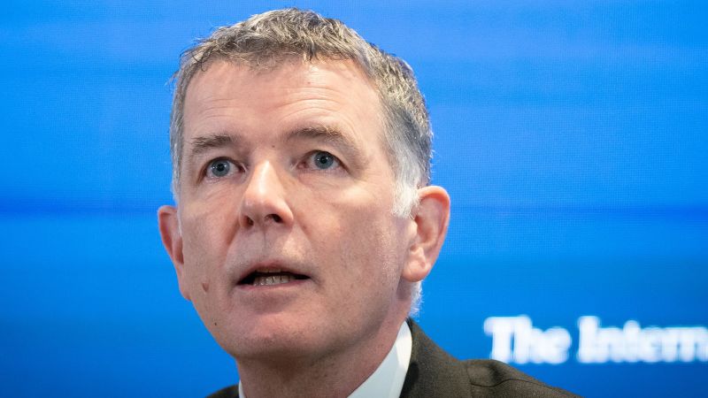 MI6 Chief Invites Russians to Spy for UK, Puts Putin Under Pressure
