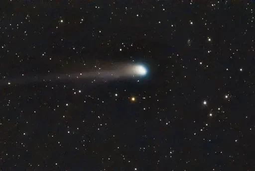 October Brings Rare Twin Comets and the Bright Lemmon Sight