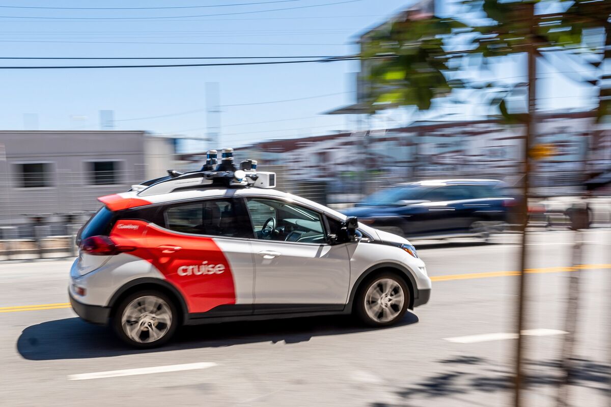 Featured image for GM Revives Autonomous Vehicle Efforts Following Cruise Setback