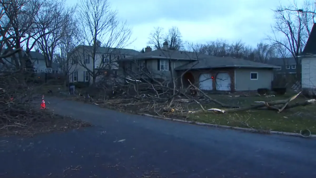 Midwest Severe Weather: Multiple Tornado Touchdowns and Heavy Damage Reported