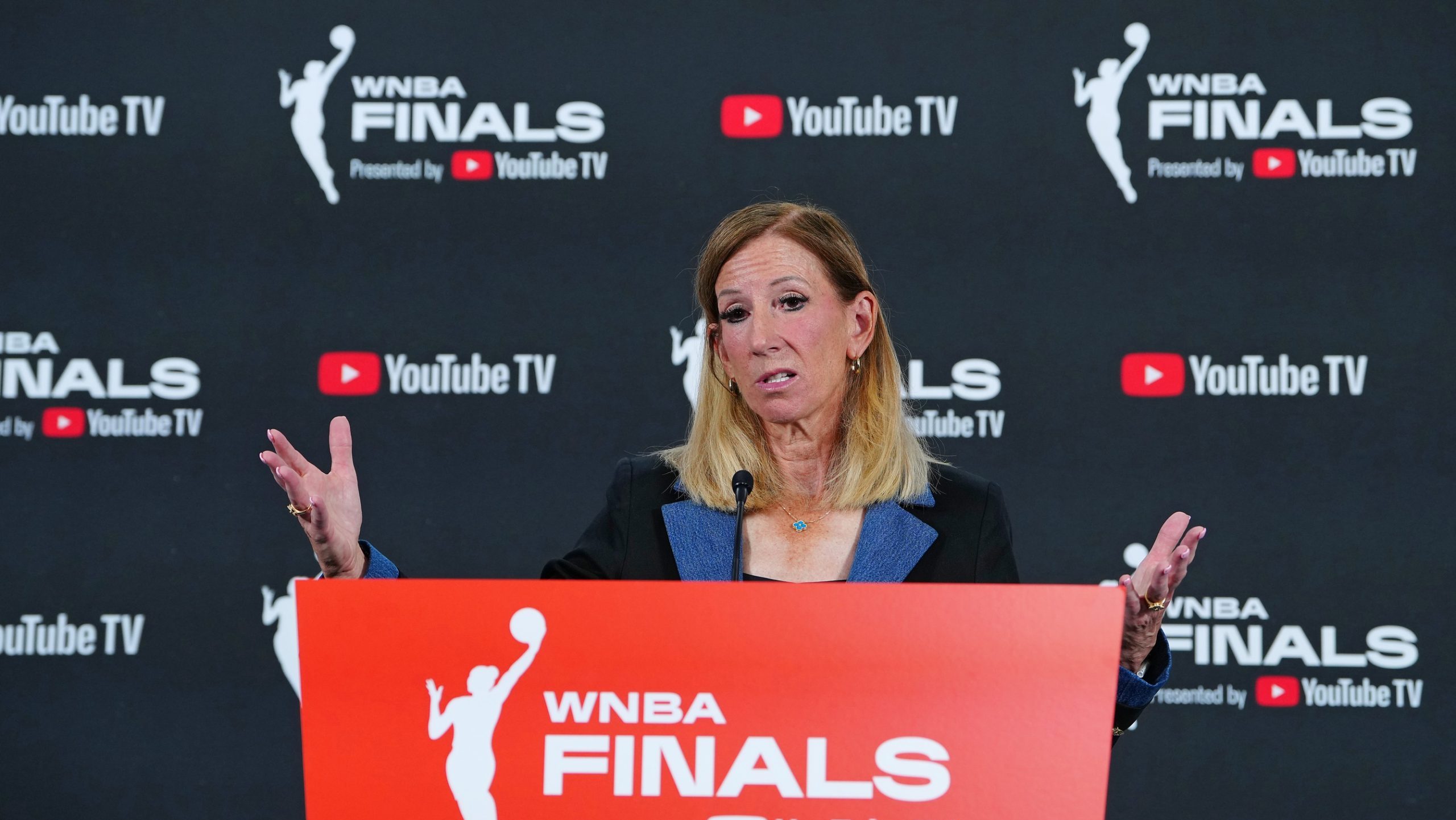 Featured image for Tensions Rise in Women's Basketball Amid Criticism and Leadership Challenges