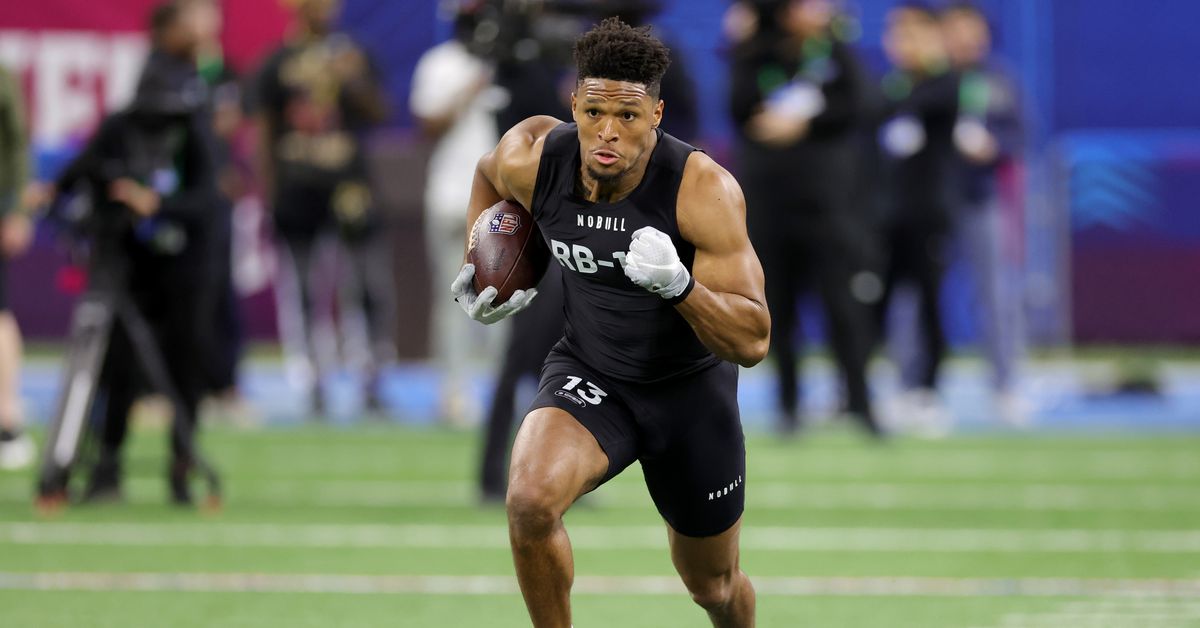 "Chicago Bears' Rookie Gervon Dexter Poised for Starting Role and Growth Potential"