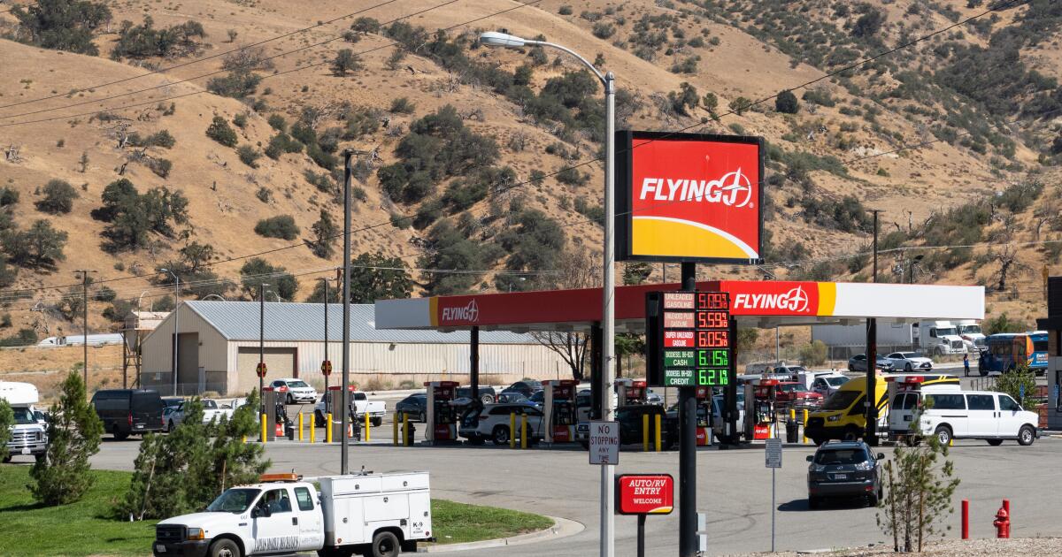 Featured image for Seven Men Indicted in $100M U.S. Jewelry Heist