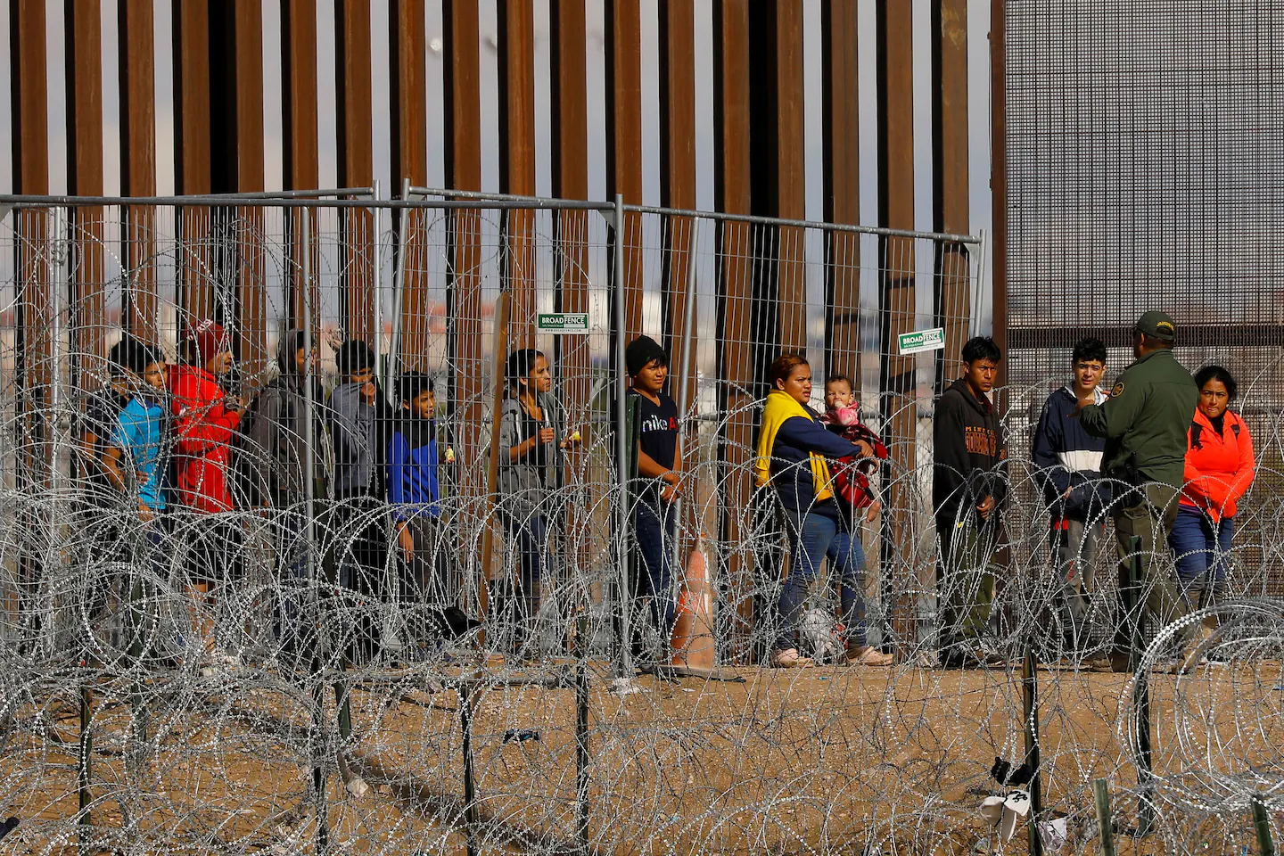 "Biden Pledges Border Shutdown if Senate Agreement Succeeds"
