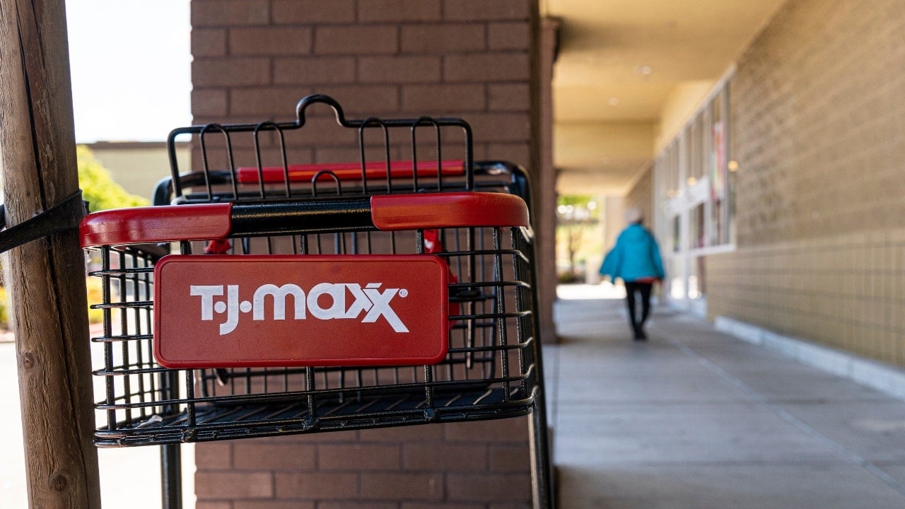 Featured image for TJ Maxx, Marshalls Equip Workers with Body Cameras to Combat Theft