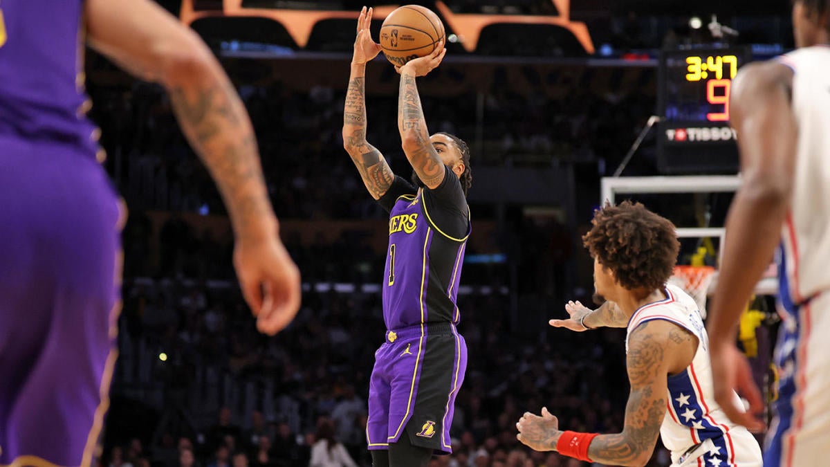 Featured image for "D'Angelo Russell Breaks Lakers' 3-Point Record in Blowout Win"